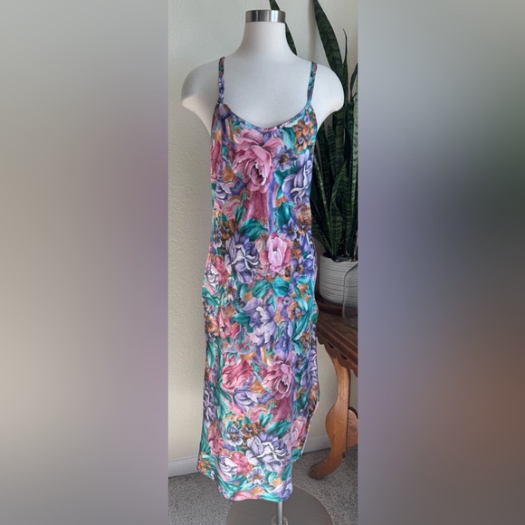 Vintage‎ Floral Slip Dress Crisscross Back Size Small
California Dynasty - Picture 1 of 9